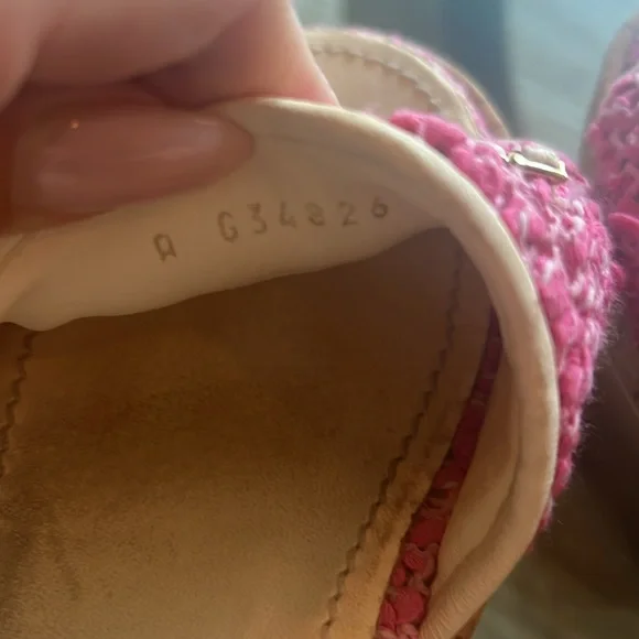 Chanel pink tweed logo slides 38.5 - Picture 3 of 3